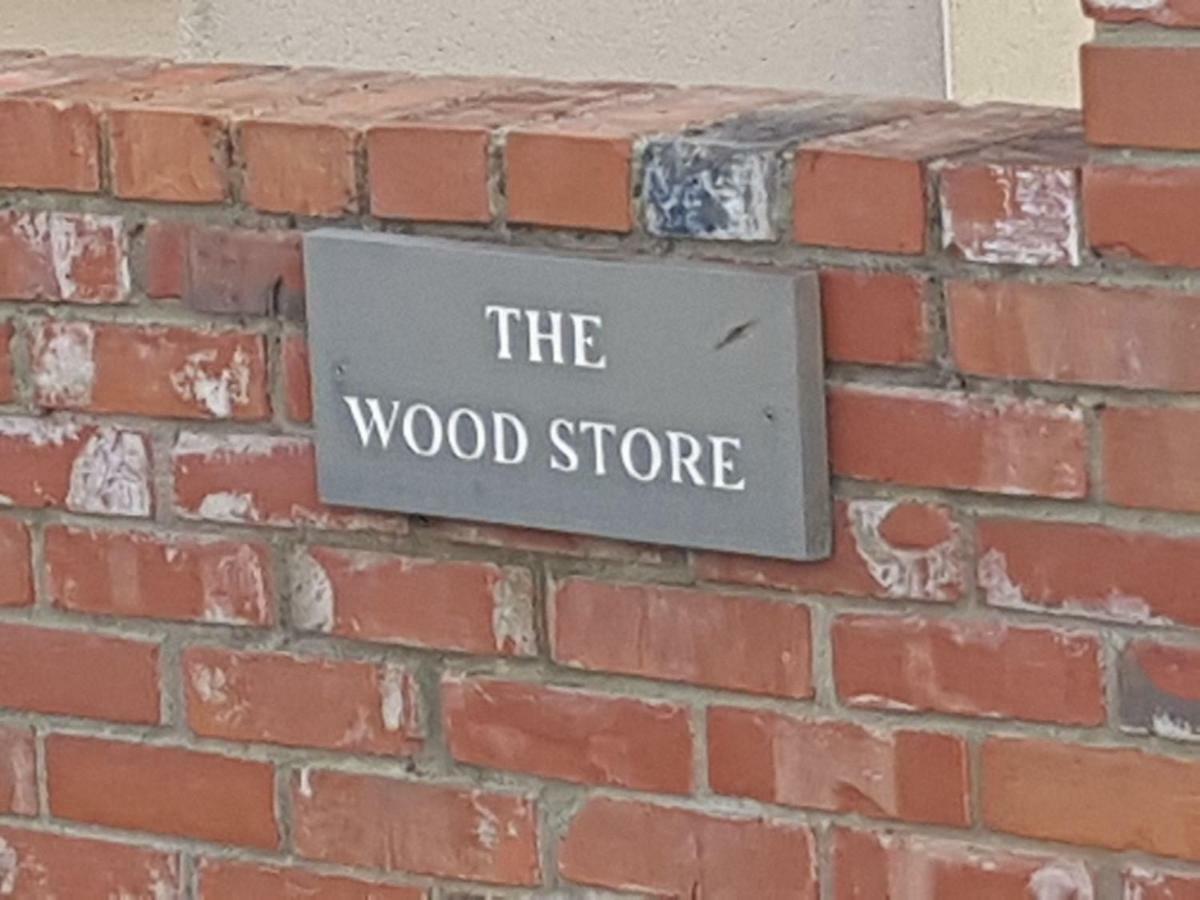 Woodstore Wells Extérieur photo